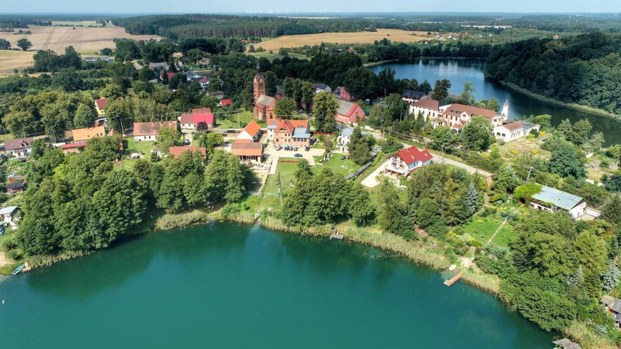 Garbicz Barns Domki Caloroczne Exteriör bild